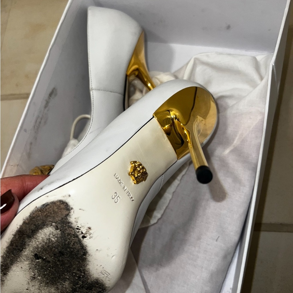 Versace Pumps - Picture 2 of 6